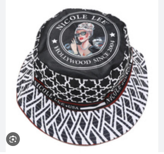 7608 HAT LADY IN BLACK